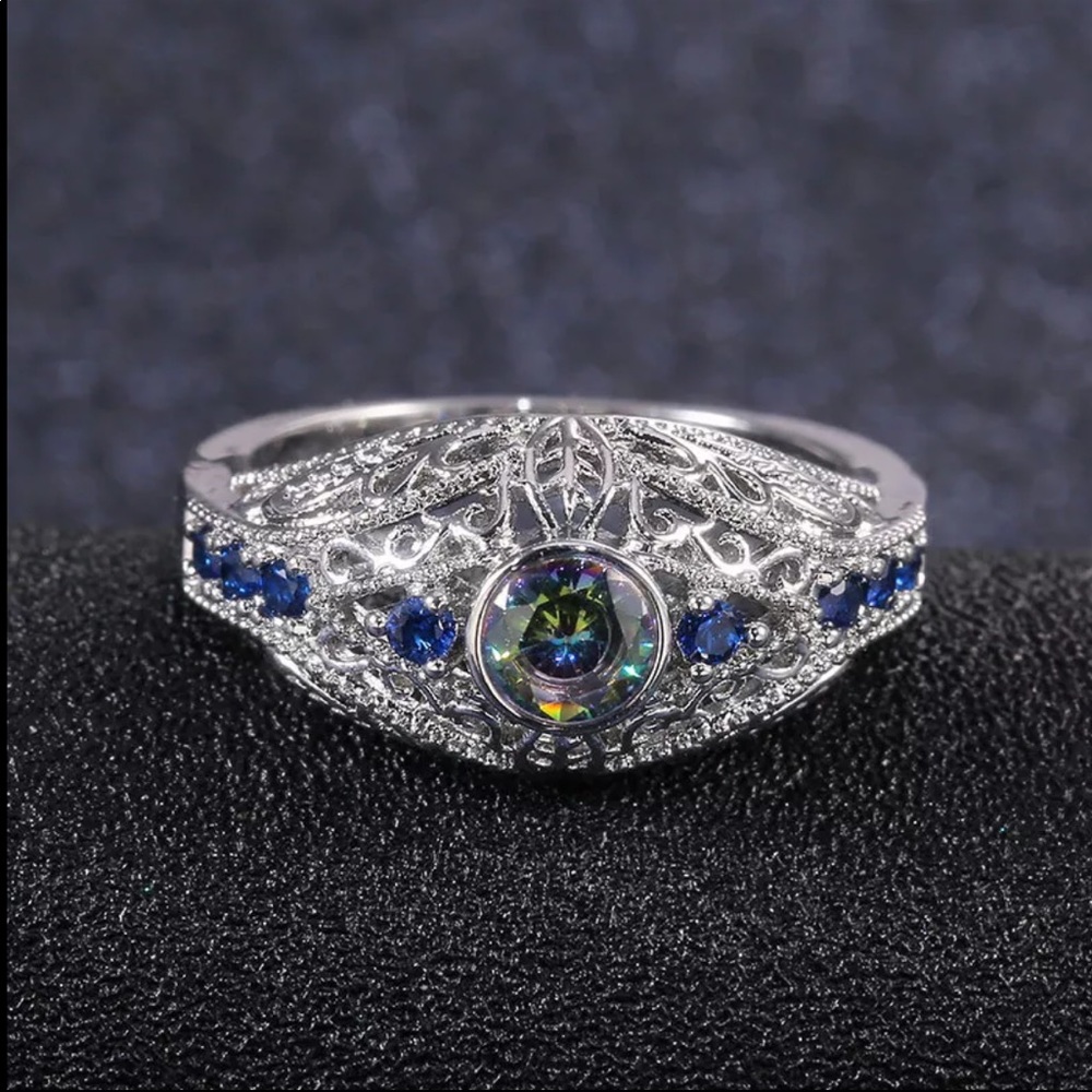 New Women’s 925 Silver Sapphire Ring - Picture 2 of 5